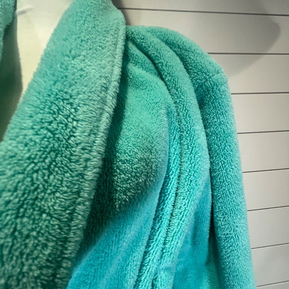 Pottery Barn Teen Sherpa Robe, Teal, One Size, Cozy - Picture 3 of 8